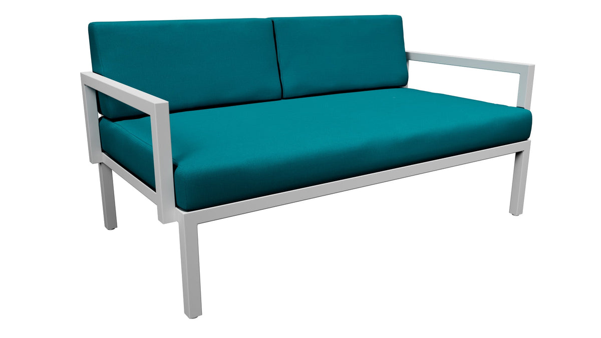 OUT-FIT Loveseat
