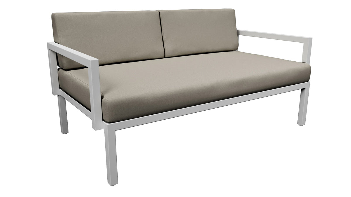 OUT-FIT Loveseat